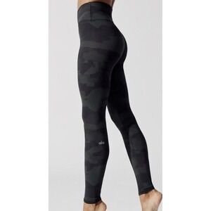 ALO Yoga Camo Leggings - Black and Green